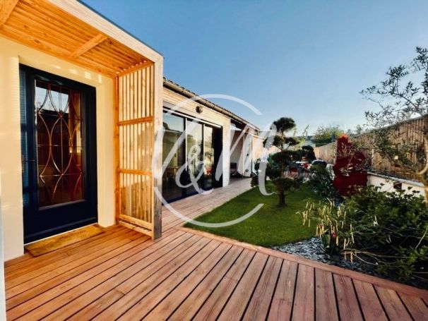 A vendre CGARMANTE Maison d'architecte 4 PIECES Begles