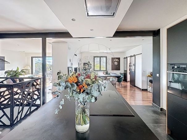 A louer MAISON 7 PIECES 207 M2 BOISSET ET GAUJAC