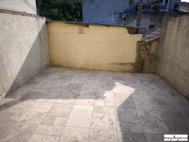 A louer STUDIO 22 M2 TERRASSE PLAGE à PIED SIX FOURS LES PLAGES