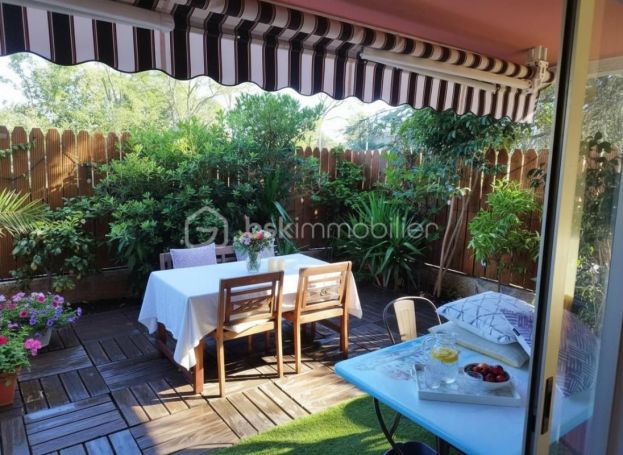 A louer APPARTEMENT T3 76 M2 TERRASSE PLAGE à PIED CAGNES SUR MER