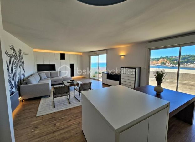A louer APPARTEMENT DE PRESTIGE T3 89 M2 TERRASSE PIEDS DANS L'EAU CARRY LE ROUET
