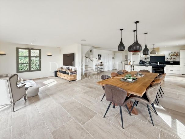 A louer MAISON 5 PIECES 158 M2 UZES