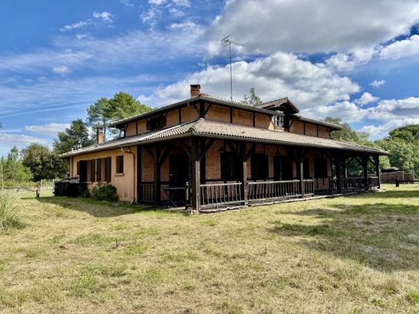 A louer MAISON DE MAîTRE ESCOURCE