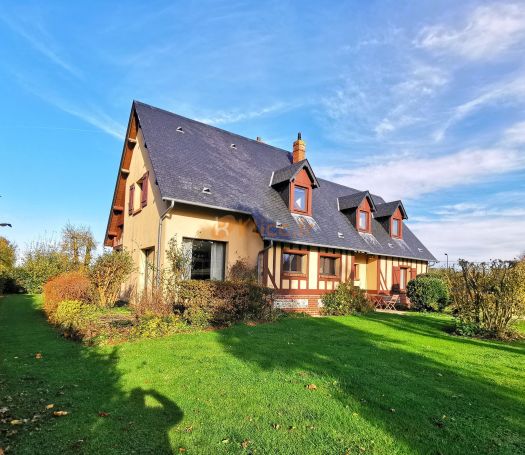 A louer MAISON D'ARCHITECTE SAINT NICOLAS D ALIERMONT Commerce et commodités