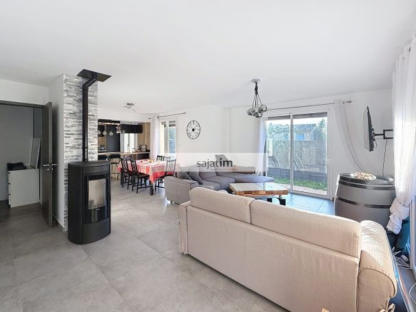 A vendre CHARMANTE Maison 6 PIECES 131 M² Six-Fours-les-Plages