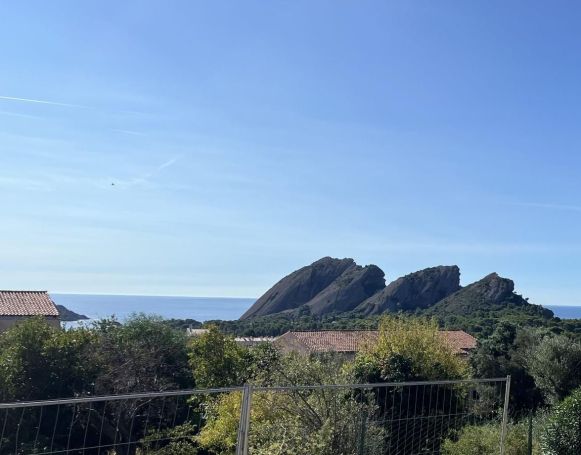 A vendre SUPERBE VILLA CONTEMPORAINE 212 M² VUE MER PANORAMIQUE La Ciotat