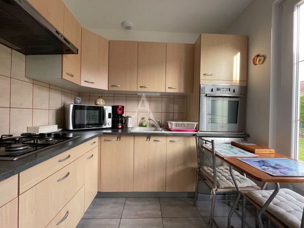 A vendre MAISON 4 PIECES 86 M2 ANGLES