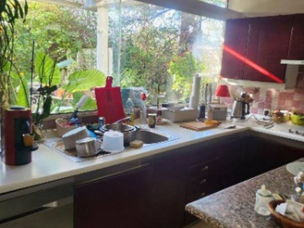 A louer MAISON 6 PIECES 264 M2 BORD DE MER TOULON