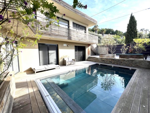 A vendre BELLE VILLA CONTEMPORAINE 5 PIECES 130 m² VUE MER Bandol
