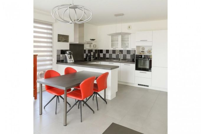 A louer APPARTEMENT T4 87 M2 TERRASSE VUE MER FRONTIGNAN