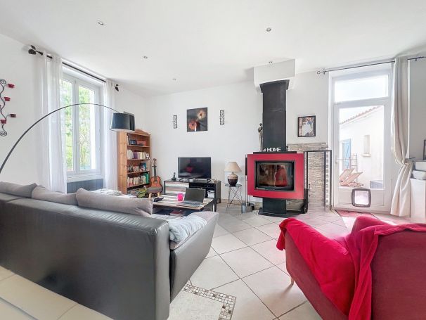 A louer MAISON DE MAîTRE LE CASTELLET