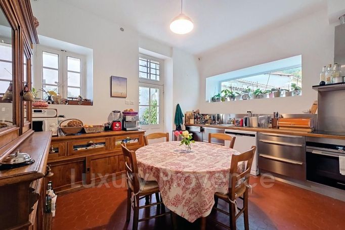 A louer MAISON DE MAîTRE SAINT SAVOURNIN