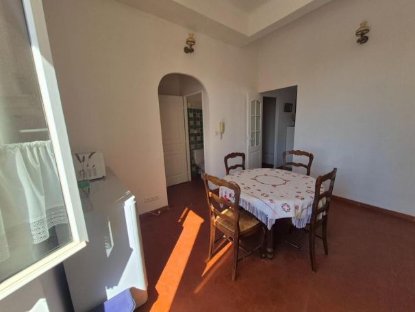 A louer STUDIO 34 M2 BORD DE MER CARQUEIRANNE