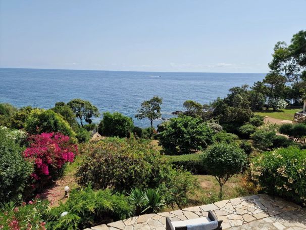 A vendre Belle villa 6 PIECES pieds dans l eau SOLENZARA