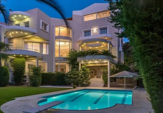 A vendre Merveilleuse Villa 800 M² VUE MER Voula