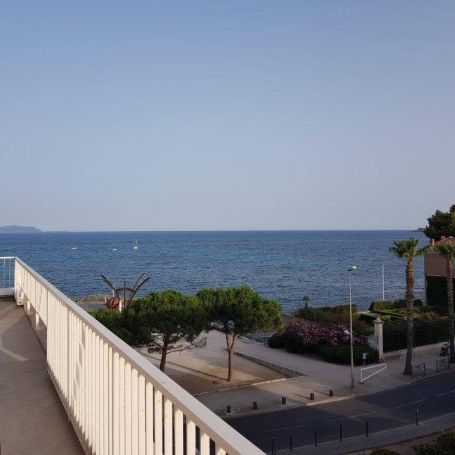 A vendre APPARTEMENT T2 47 M² NEUF PLAGE A PIEDS La Ciotat