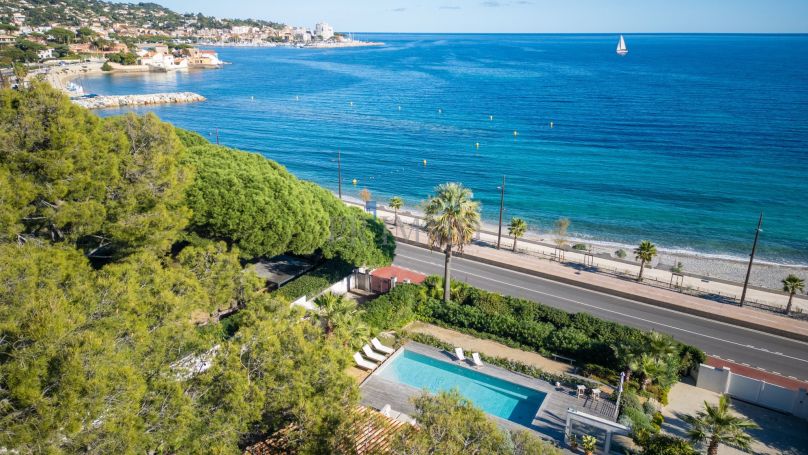 A louer MAISON CONTEMPORAINE BORD DE MER SAINTE MAXIME