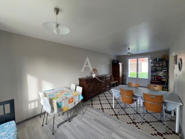 A vendre MAISON 5 PIECES 116 M2 AVRILLE