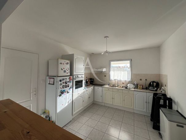 A vendre MAISON 4 PIECES 93 M2 ANGLES