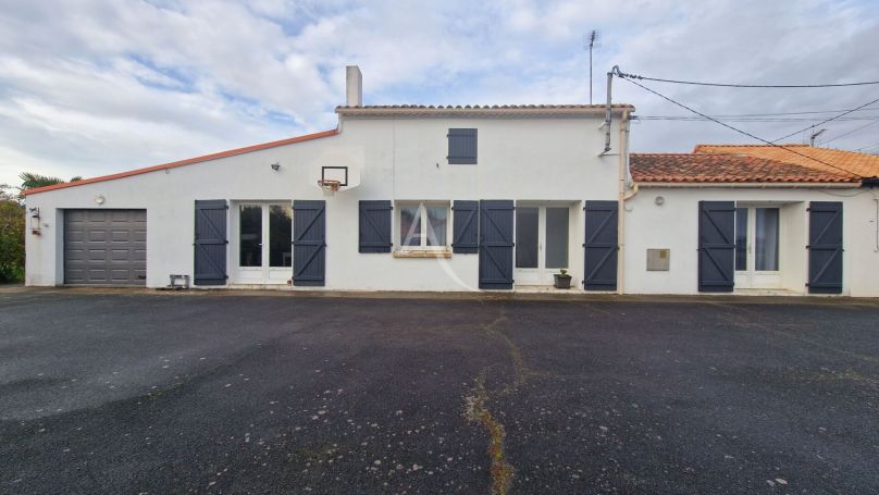 A vendre MAISON 6 PIECES 122 M2 BORD DE MER TALMONT SAINT HILAIRE