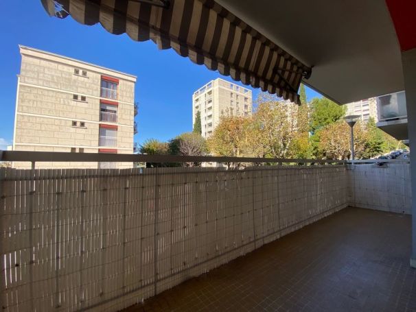 A louer APPARTEMENT T3 54 M2 TERRASSE MARSEILLE 13EME