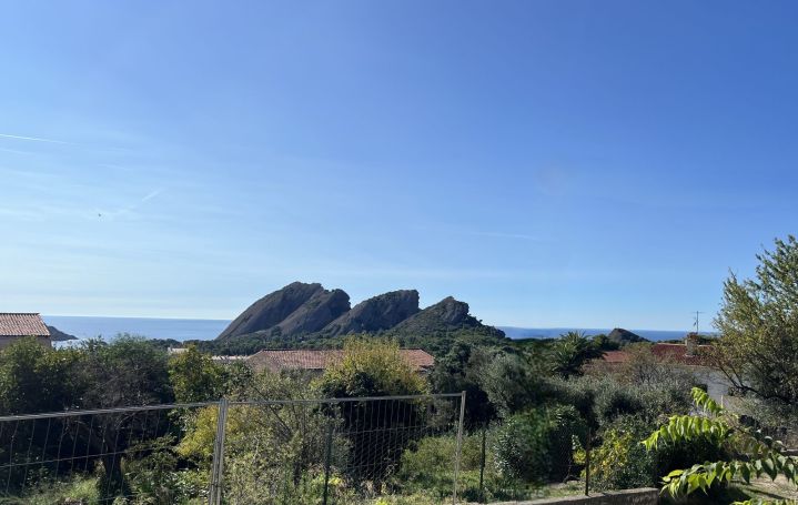 A vendre TERRAIN AVEC PERMIS 1218 M² La Ciotat