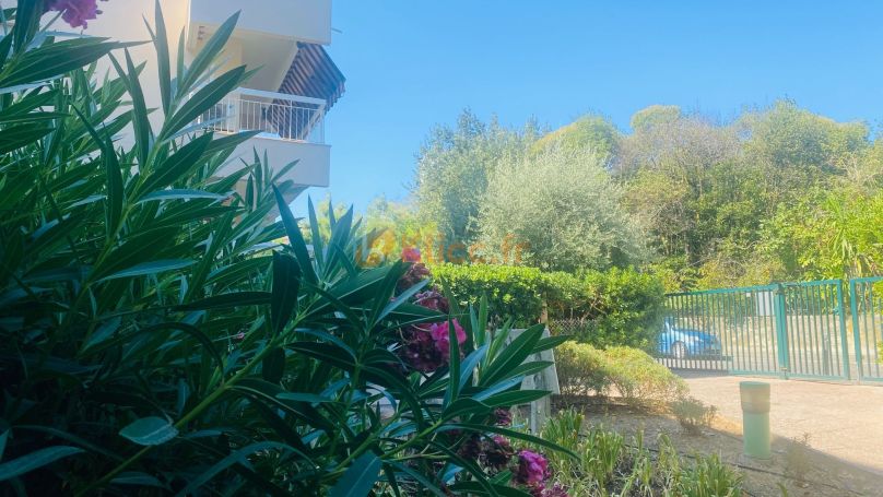 A vendre APPARTEMENT T3 69 m² REZ DE CHAUSSEE AVEC TERRASSES VALLAURIS