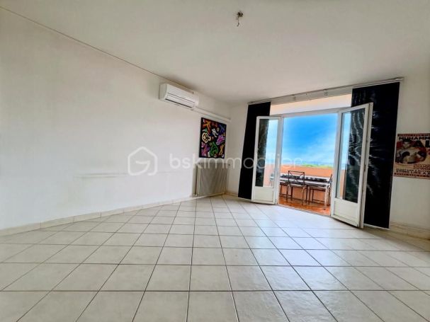 A louer APPARTEMENT T4 82 M2 NIMES