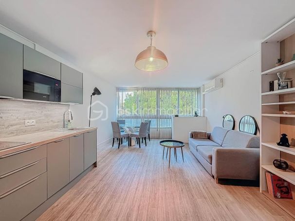 A louer STUDIO 32 M2 TERRASSE BORD DE MER LA GRANDE MOTTE