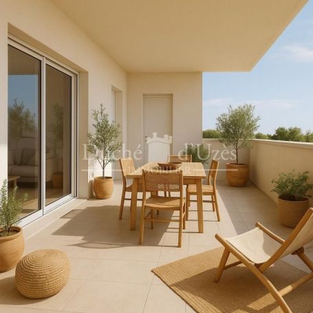 A louer APPARTEMENT T3 75 M2 TERRASSE UZES