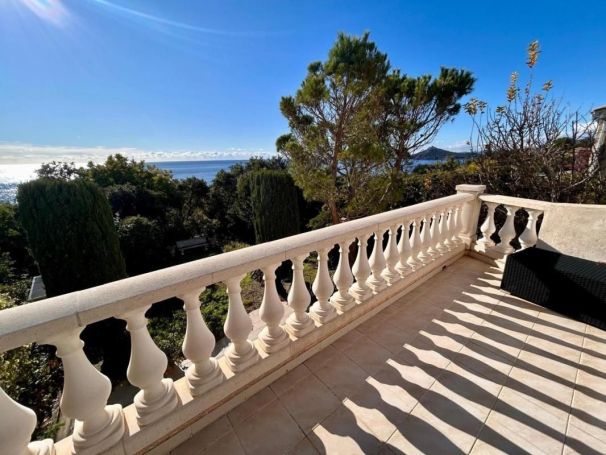 A louer MAISON 5 PIECES 158 M2 VUE MER SAINT RAPHAEL