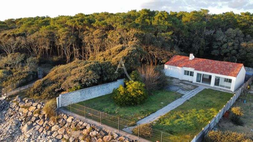 A vendre MAISON 4 PIECES 86 M2 PIEDS DANS L'EAU JARD SUR MER