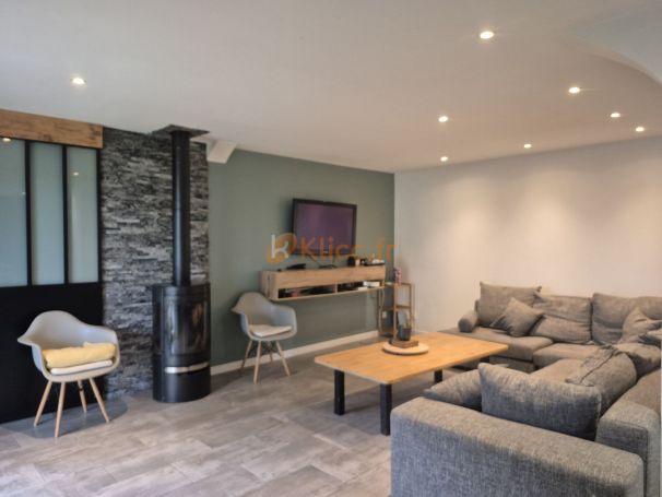 A louer LONGèRE 4 PIECES 138 M2 LA REMUEE