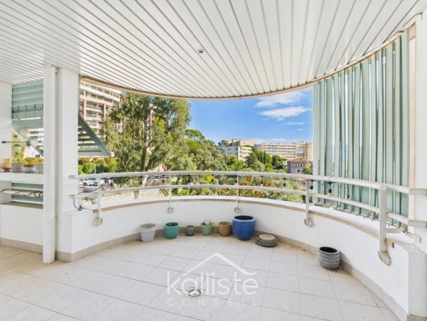 A louer APPARTEMENT DE PRESTIGE T5 131 M2 TERRASSE BORD DE MER AJACCIO