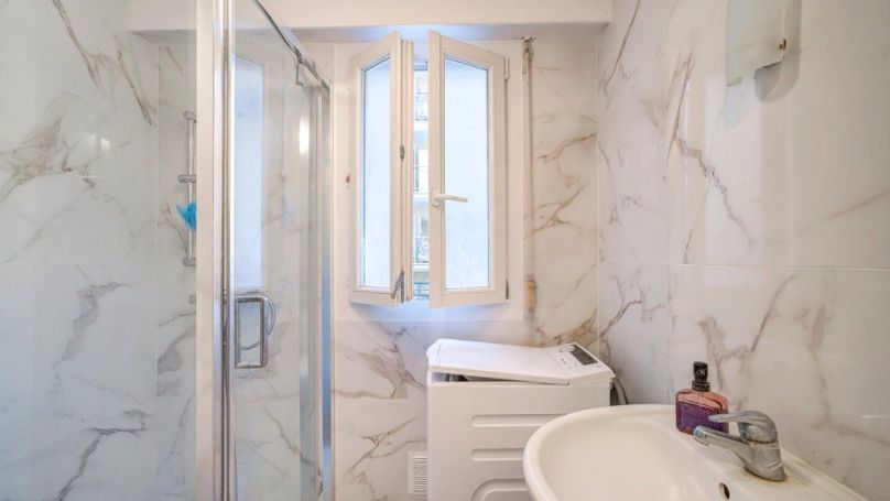 A louer STUDIO 23 M2 TERRASSE BORD DE MER NICE