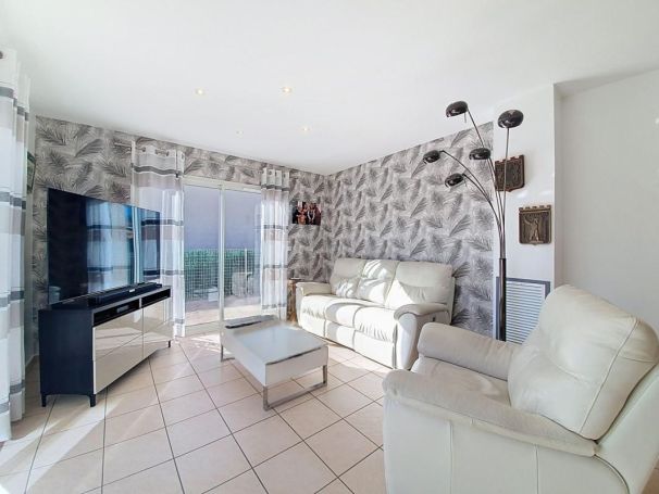 MAISON 4 PIECES 83 M2 BORD DE MER SAINT LAURENT DE LA SALANQUE