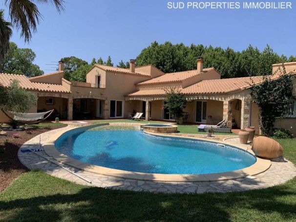 MAISON 7 PIECES 297 M2 BORD DE MER SAINT CYPRIEN