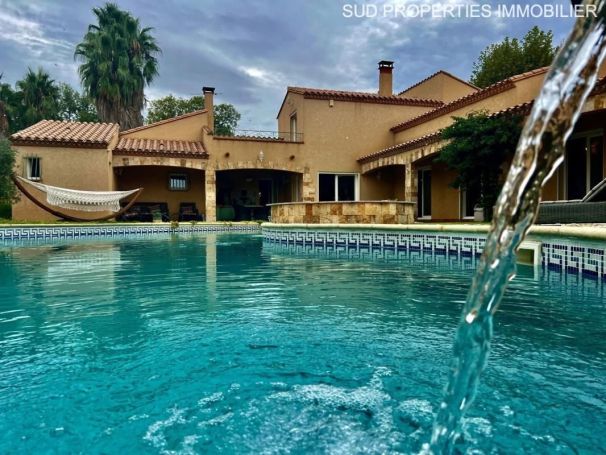 MAISON 7 PIECES 297 M2 BORD DE MER SAINT CYPRIEN