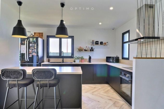 MAISON CONTEMPORAINE SAINT GENIS DES FONTAINES