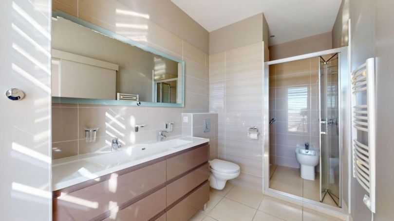 APPARTEMENT DE PRESTIGE T4 144 M2 TERRASSE BEZIERS