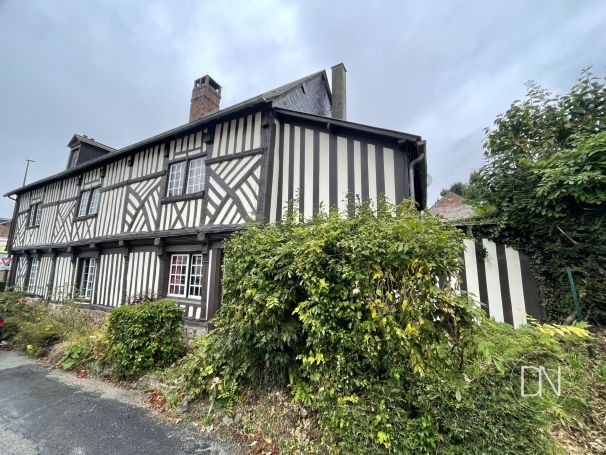 A vendre ANCIEN RELAIS DE POSTE A RENOVER PROCHE MER ET COMMERCES QUIBERVILLE