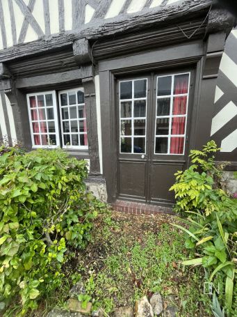 A vendre ANCIEN RELAIS DE POSTE A RENOVER PROCHE MER ET COMMERCES QUIBERVILLE