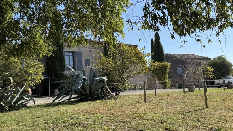 A louer APPARTEMENT DE PRESTIGE 597 M2 TERRASSE SOMMIERES