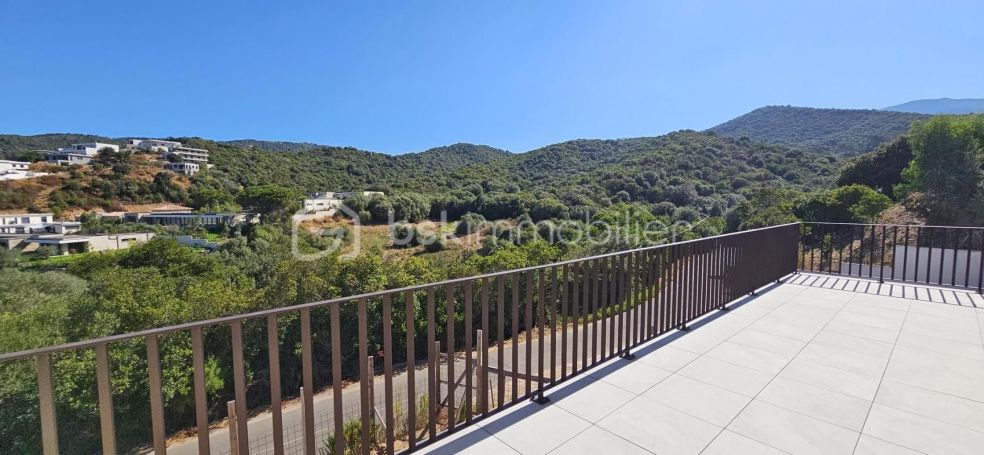 A louer APPARTEMENT DE PRESTIGE NEUF T3 67 M2 TERRASSE BORD DE MER PIETROSELLA