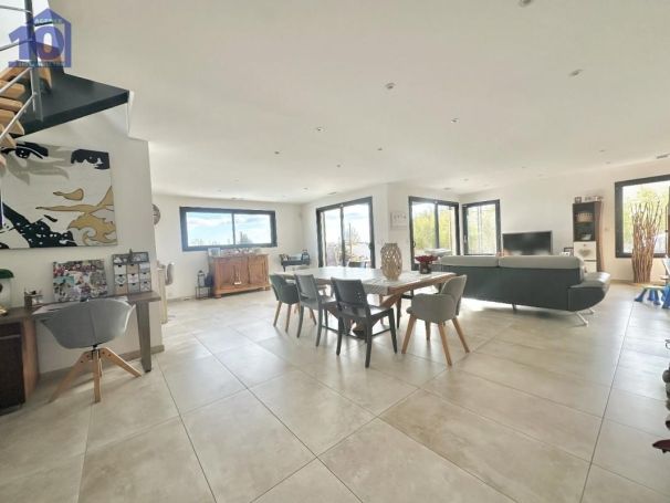 A louer MAISON CONTEMPORAINE BORD DE MER VALRAS PLAGE