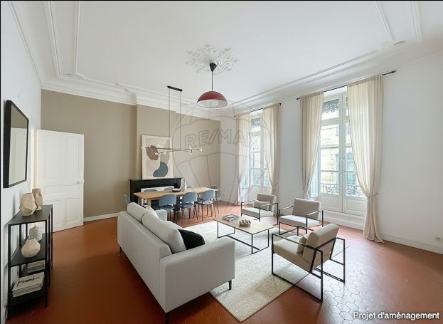 A louer APPARTEMENT T5 141 M2 TERRASSE NIMES