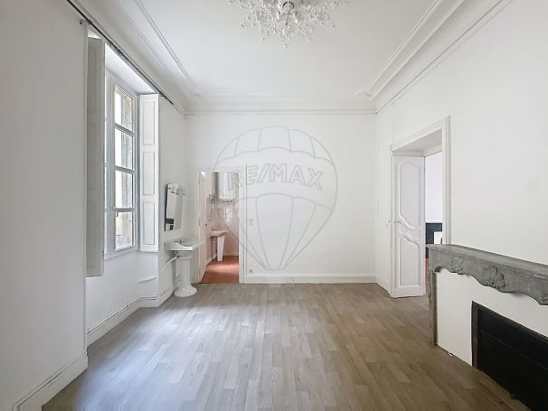 A louer APPARTEMENT T5 141 M2 TERRASSE NIMES