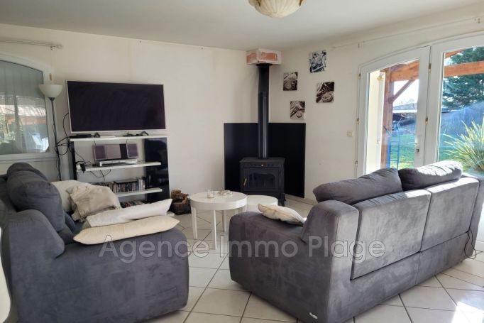 A louer MAISON CONTEMPORAINE BORD DE MER VENSAC campagne