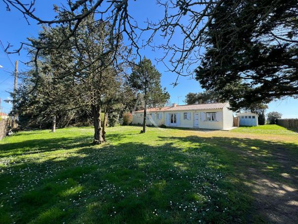 A vendre MAISON 5 PIECES 124 M2 BORD DE MER LONGEVILLE SUR MER