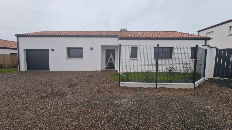 A vendre MAISON 4 PIECES 100 M2 BORD DE MER TALMONT SAINT HILAIRE